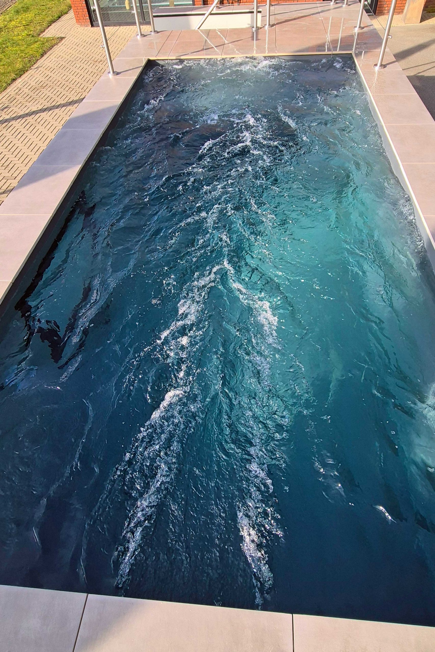 Aqua-Fux Gegenschwimmanlage im Custom Pool